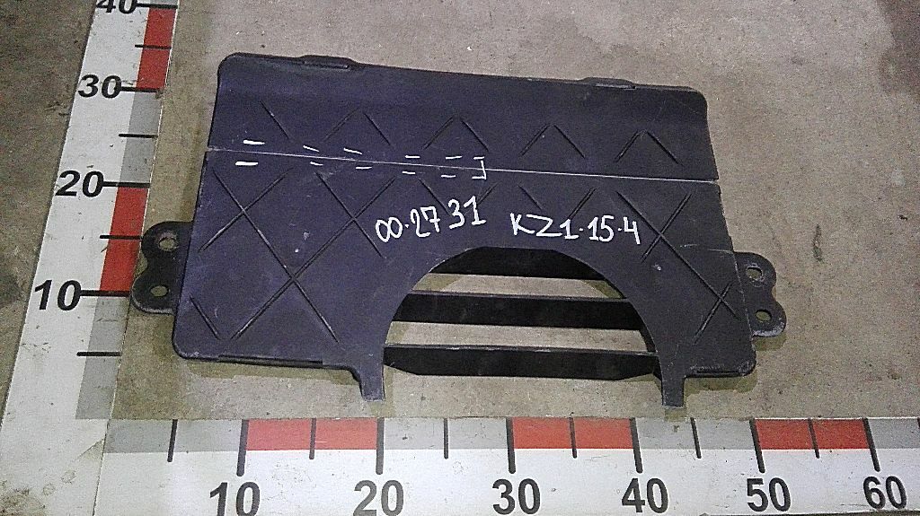 Крышка корпуса печки б/у