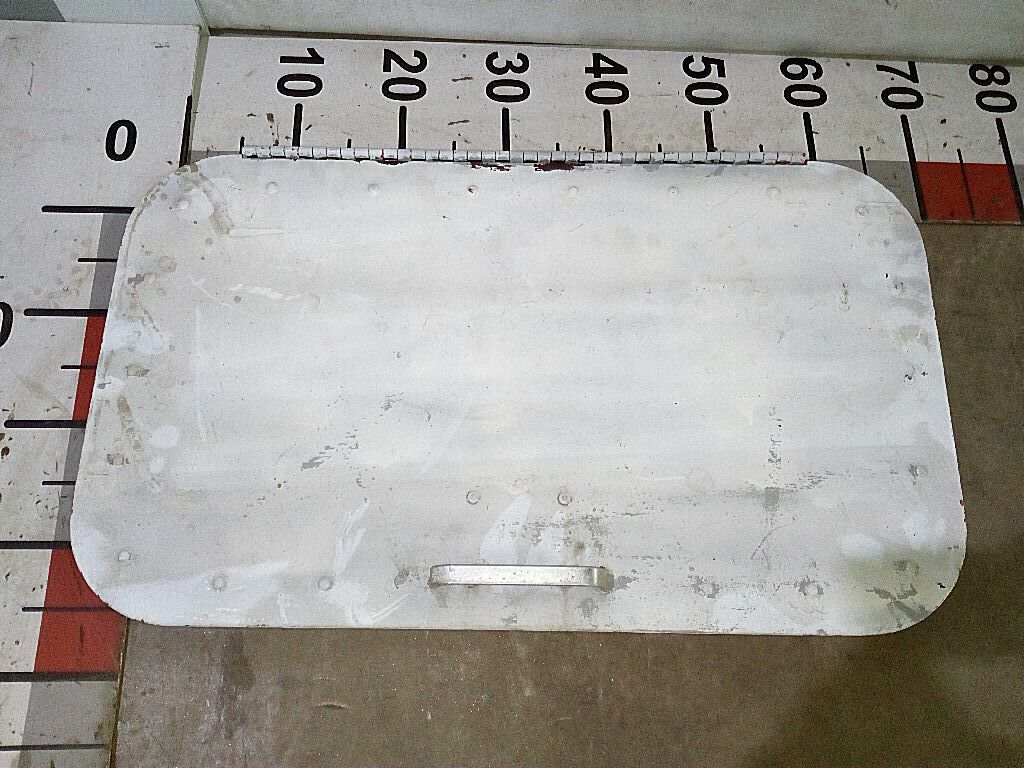 Крышка инструментального ящика б/у