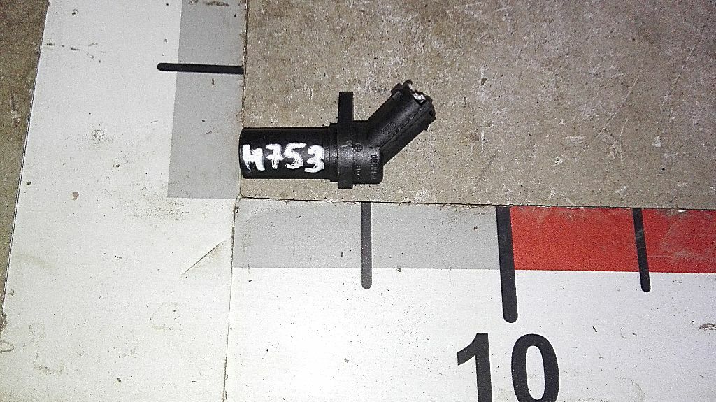 Датчик положения распредвала D2066 б/у