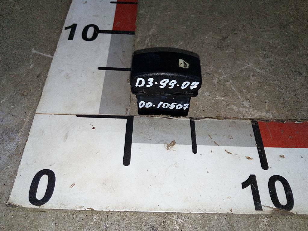 Клавиша центрального замка б/у