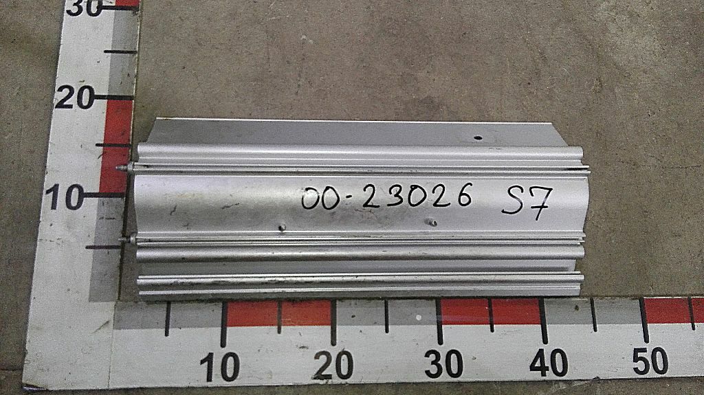 Кронштейн спальника правый б/у