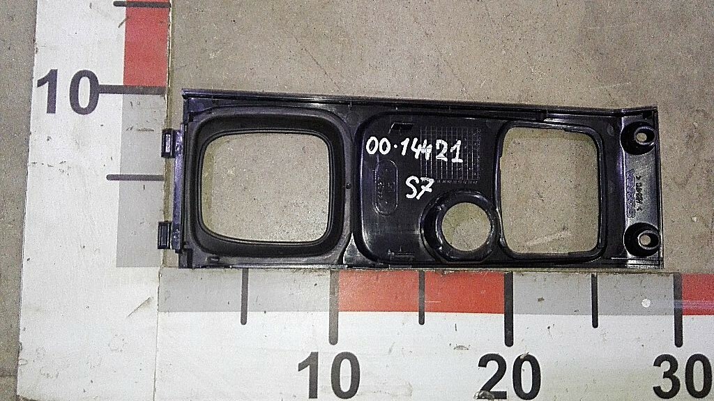 Накладка панели приборов б/у