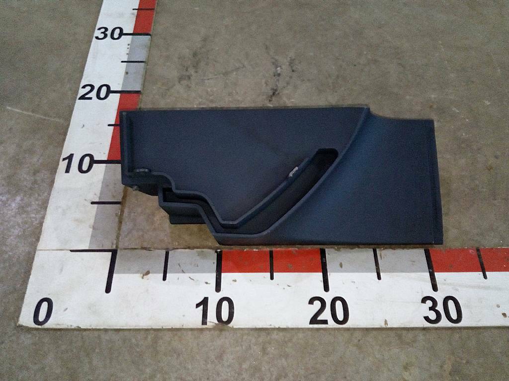 Накладка салона правая б/у