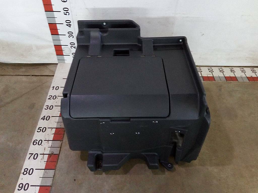 Ящик инструментальный левый б/у