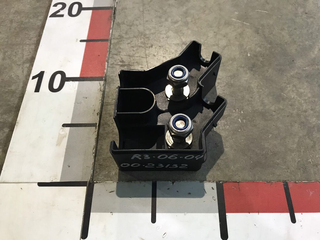 Корпус электрических контактов DXI11 б/у