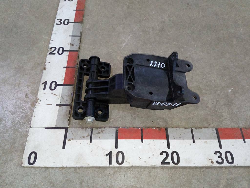 Кронштейн фары б/у