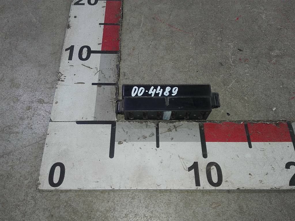 Блок предохранителей малый б/у