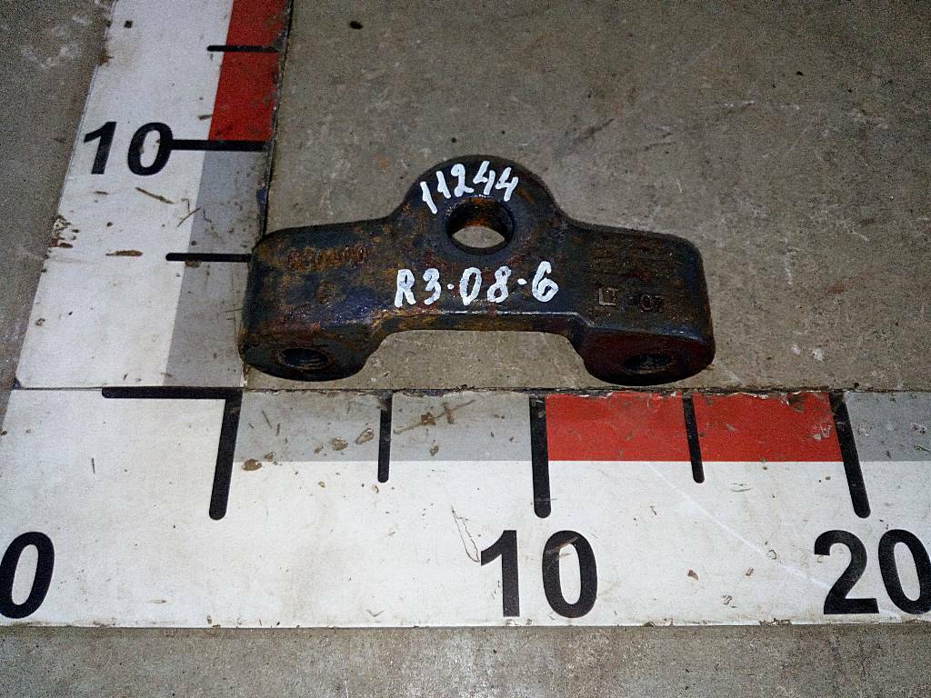 Кронштейн стойки переднего стабилизатора б/у