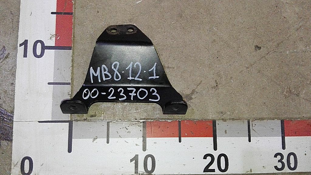 Кронштейн патрубка интеркулера б/у