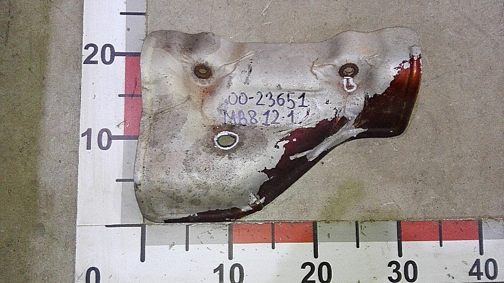 Экран выпускного коллектора тепловой OM471 б/у