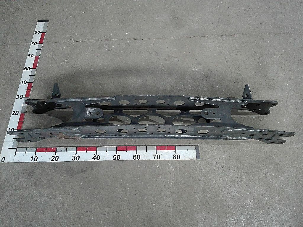 Траверса рамы б/у