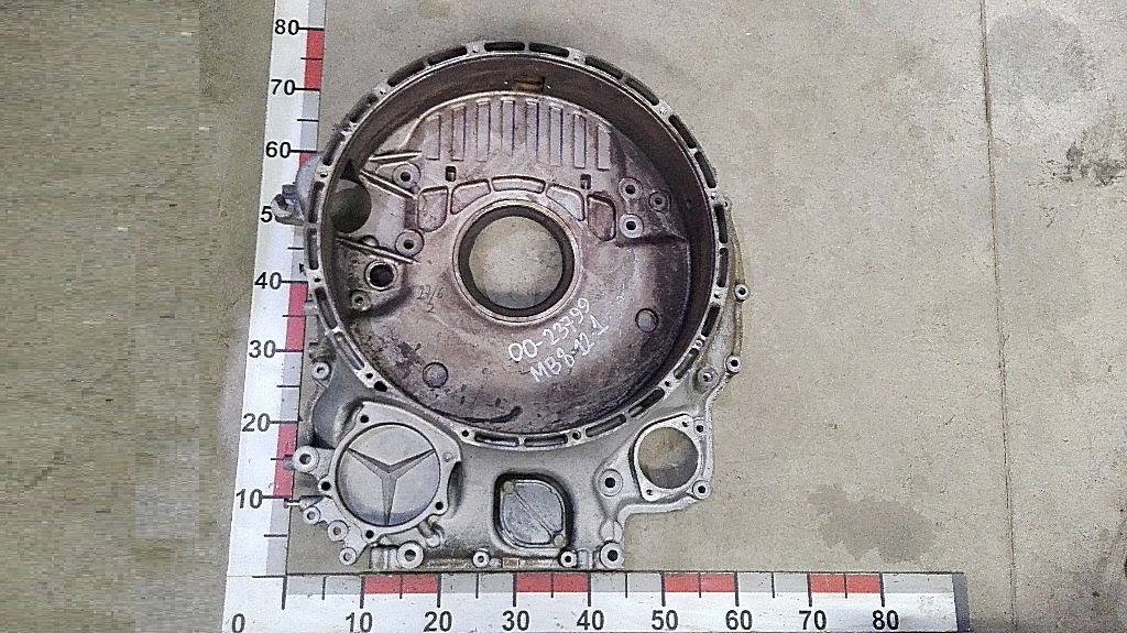 Кожух маховика OM471 б/у