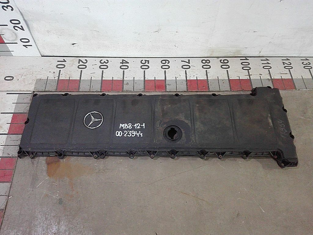 Крышка клапанов OM471 б/у