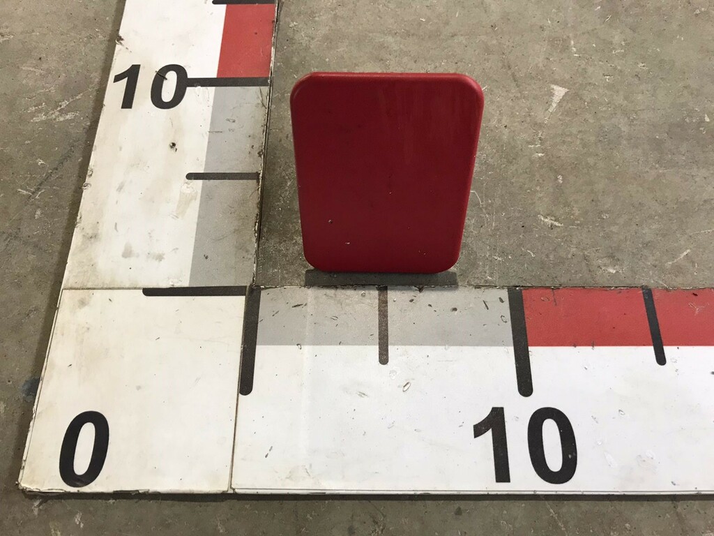 Заглушка бампера б/у