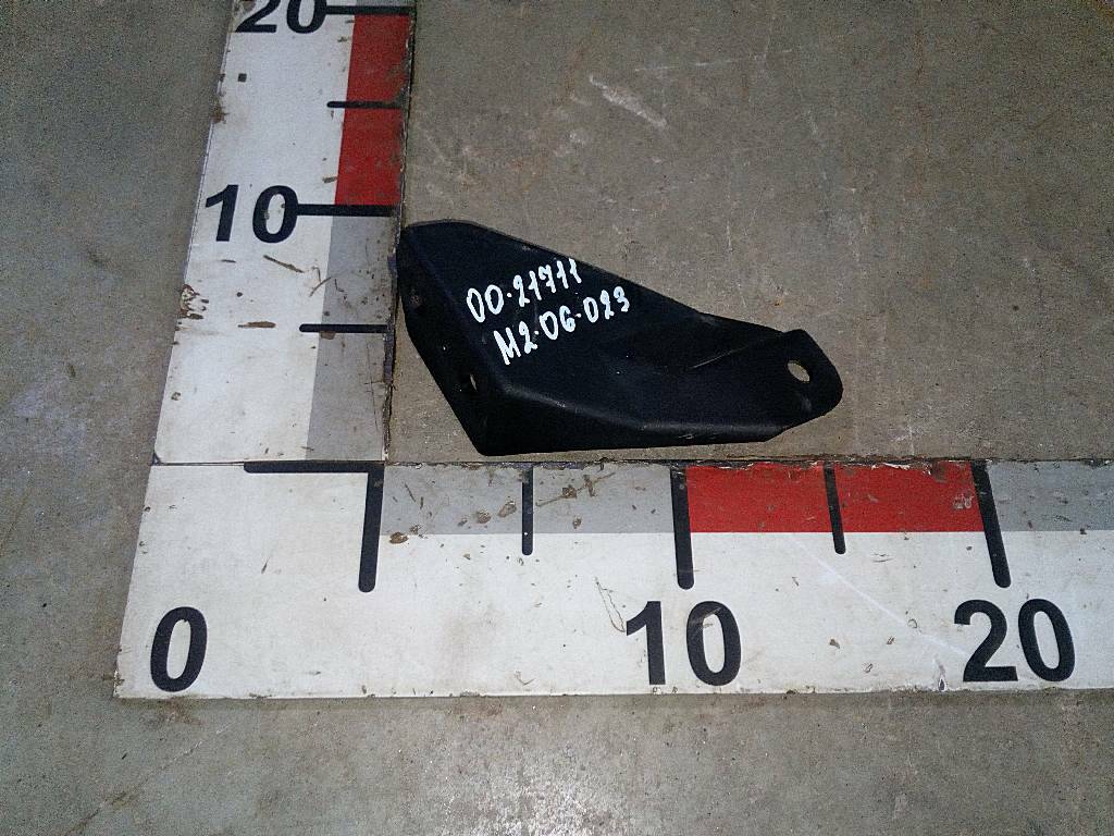 Кронштейн продолжения левого корпуса ступеней б/у