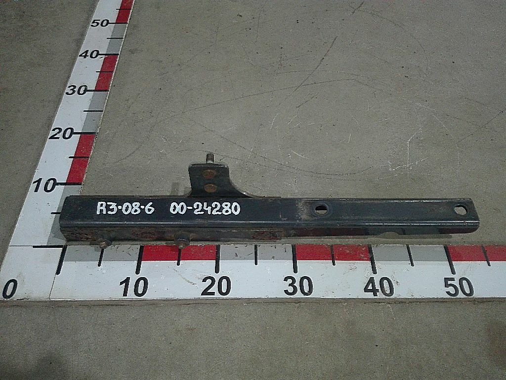 Кронштейн траверсы электрических розеток б/у