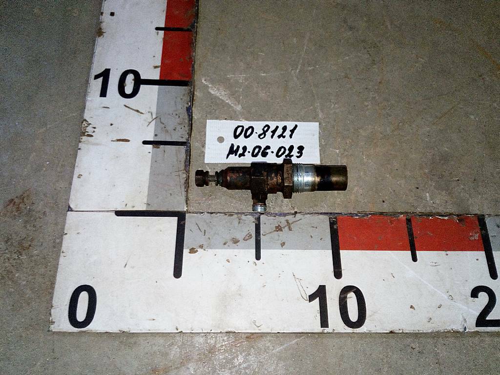 Свеча накаливания D2066 б/у