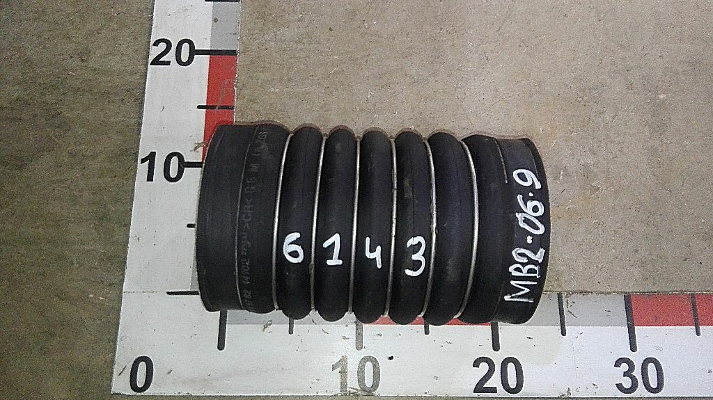 Патрубок интеркулера б/у