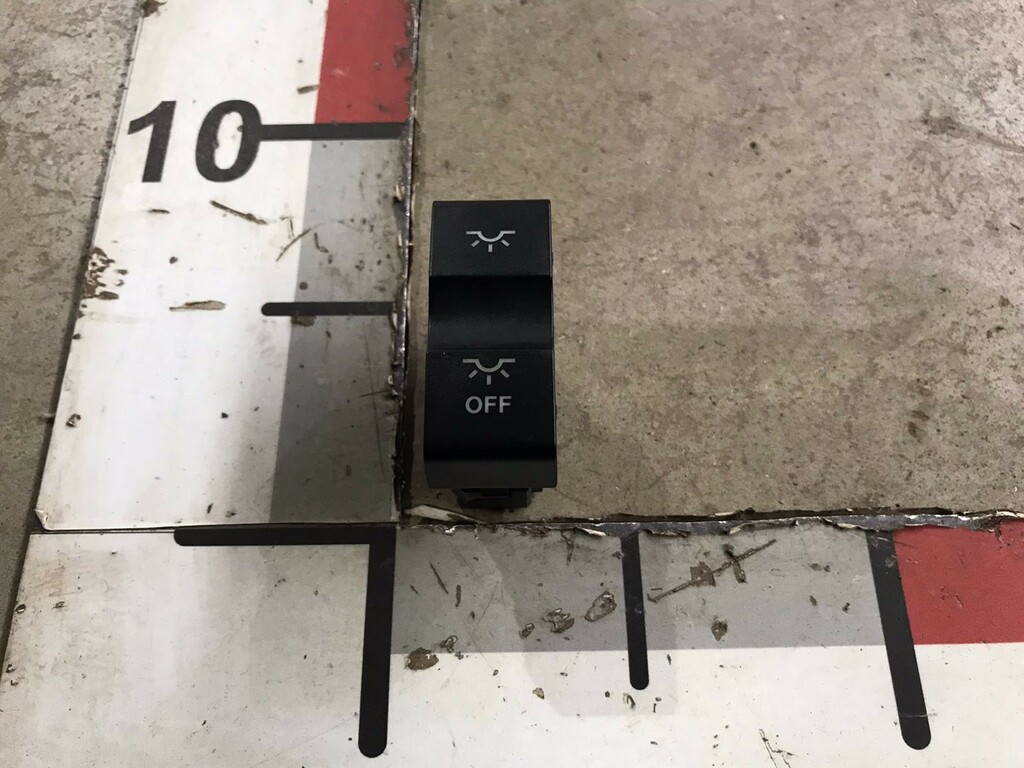 Клавиша освещения спальника б/у