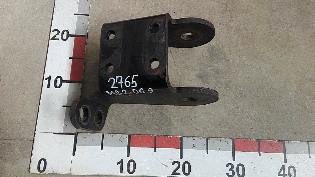 Кронштейн стабилизатора кабины левый б/у