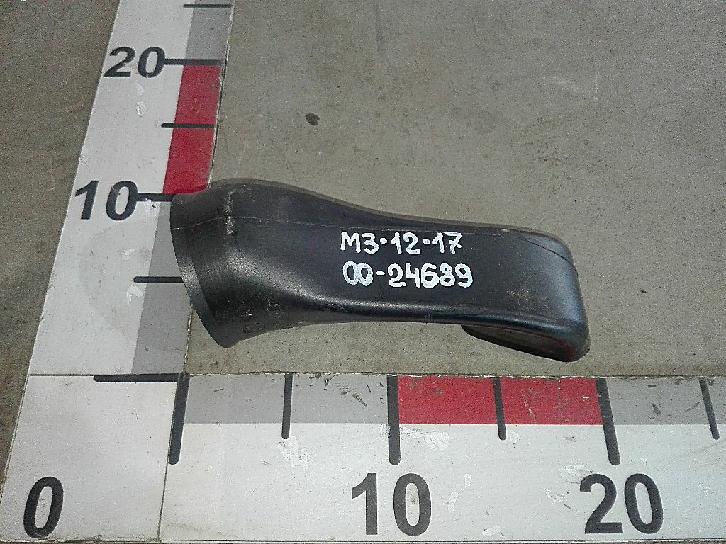 Воздуховод печки правой двери б/у