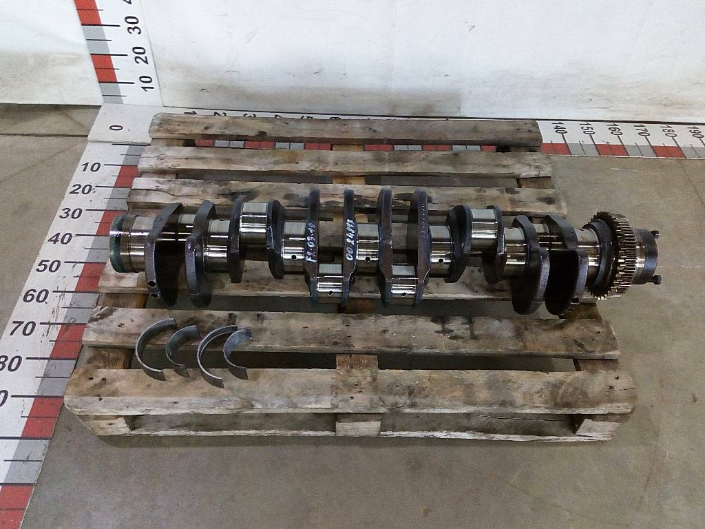 Коленвал DD12,7 б/у