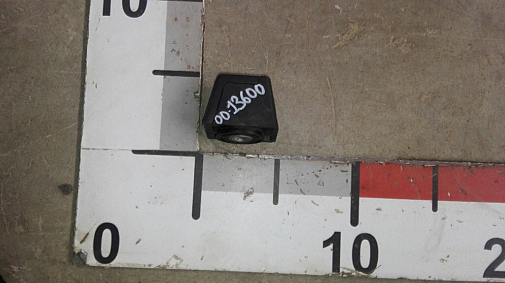 Крепление ручки кабины б/у