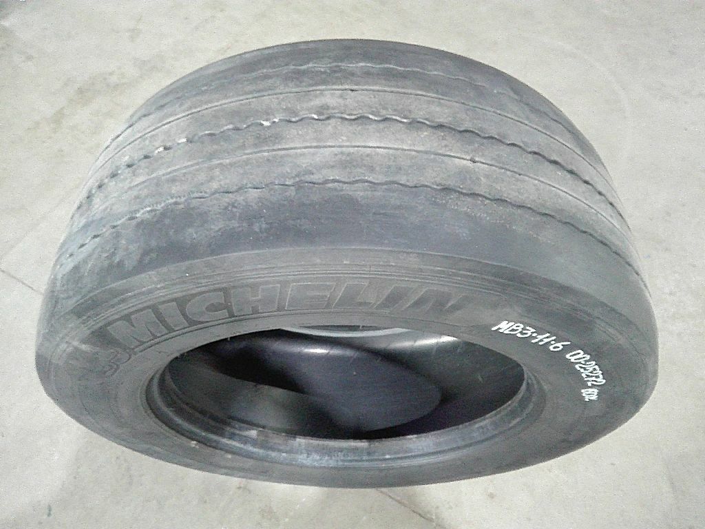 Шина передняя 355/50 б/у