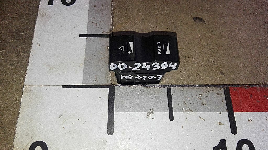 Клавиша аудиосистемы б/у