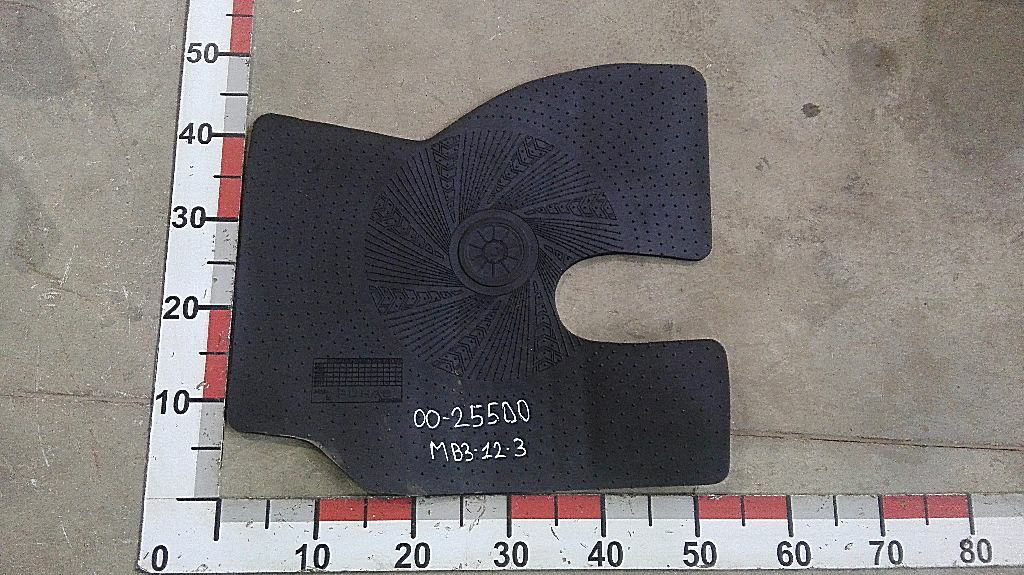 Коврик салона б/у