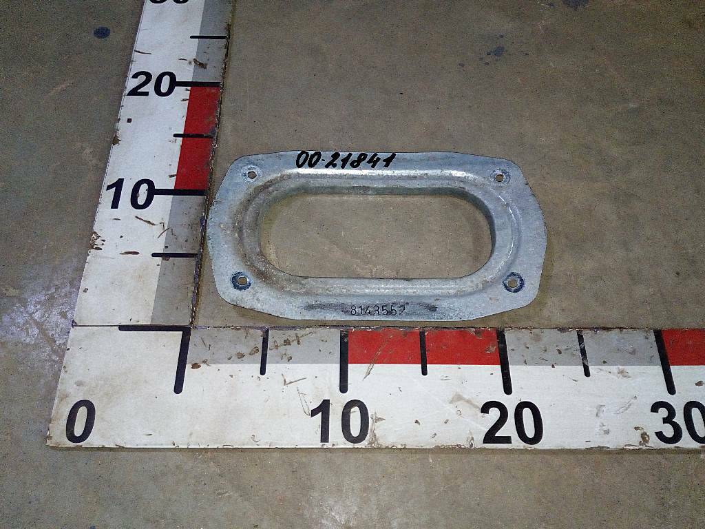 Кронштейн пыльника рулевого вала б/у