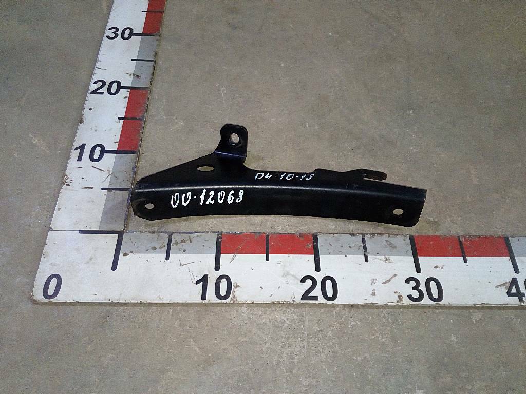 Кронштейн переднего крыла задний левый б/у