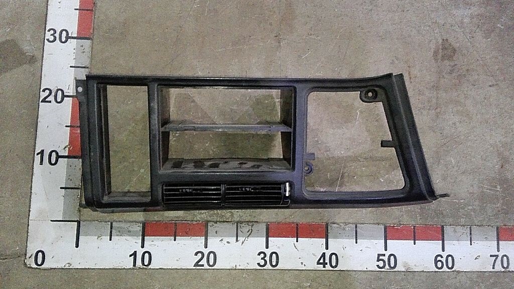 Накладка панели приборов б/у