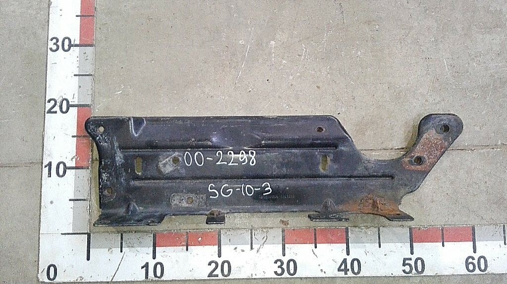 Кронштейн патрубков инеркулера б/у