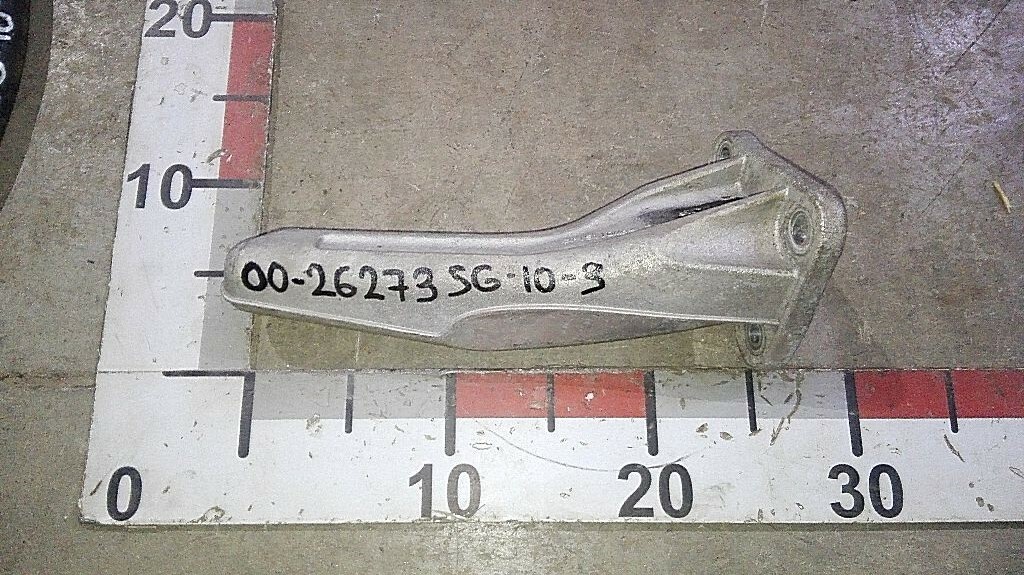 Кронштейн интеркулера б/у