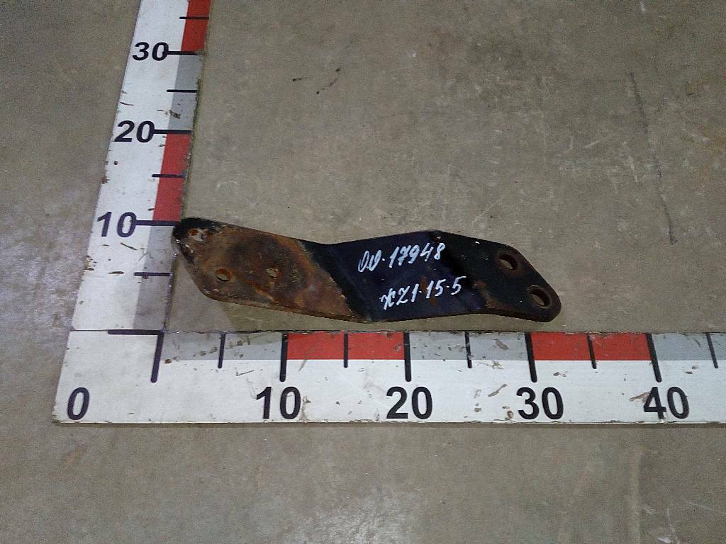 Кронштейн глушителя б/у