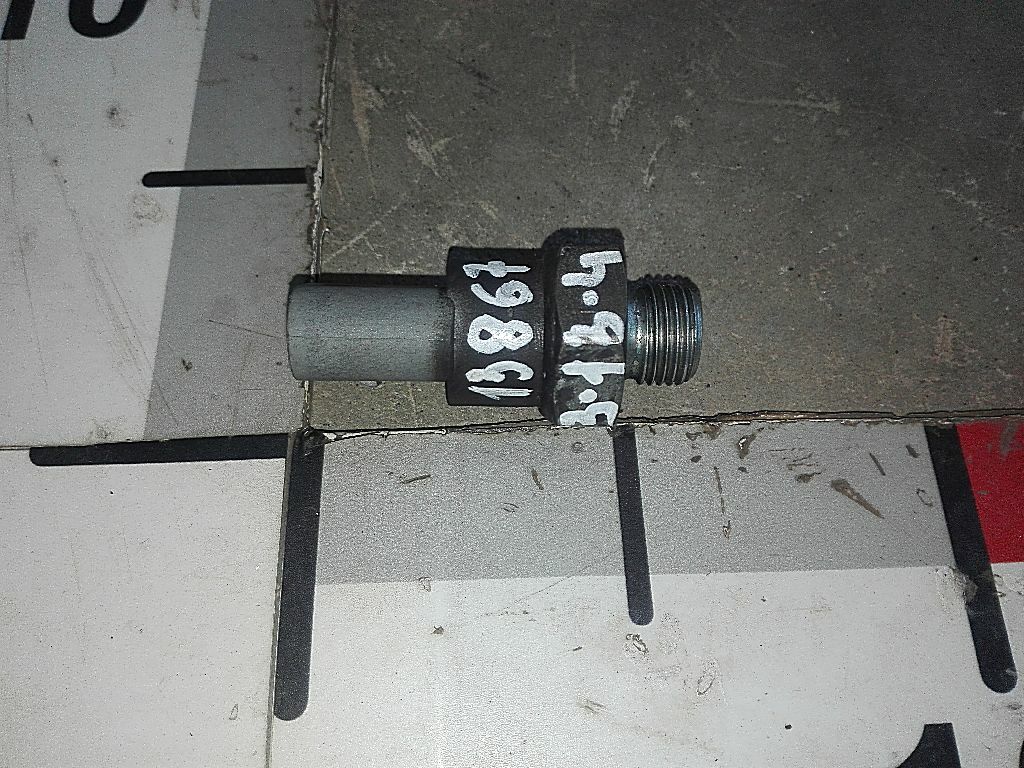 Датчик давления масла б/у