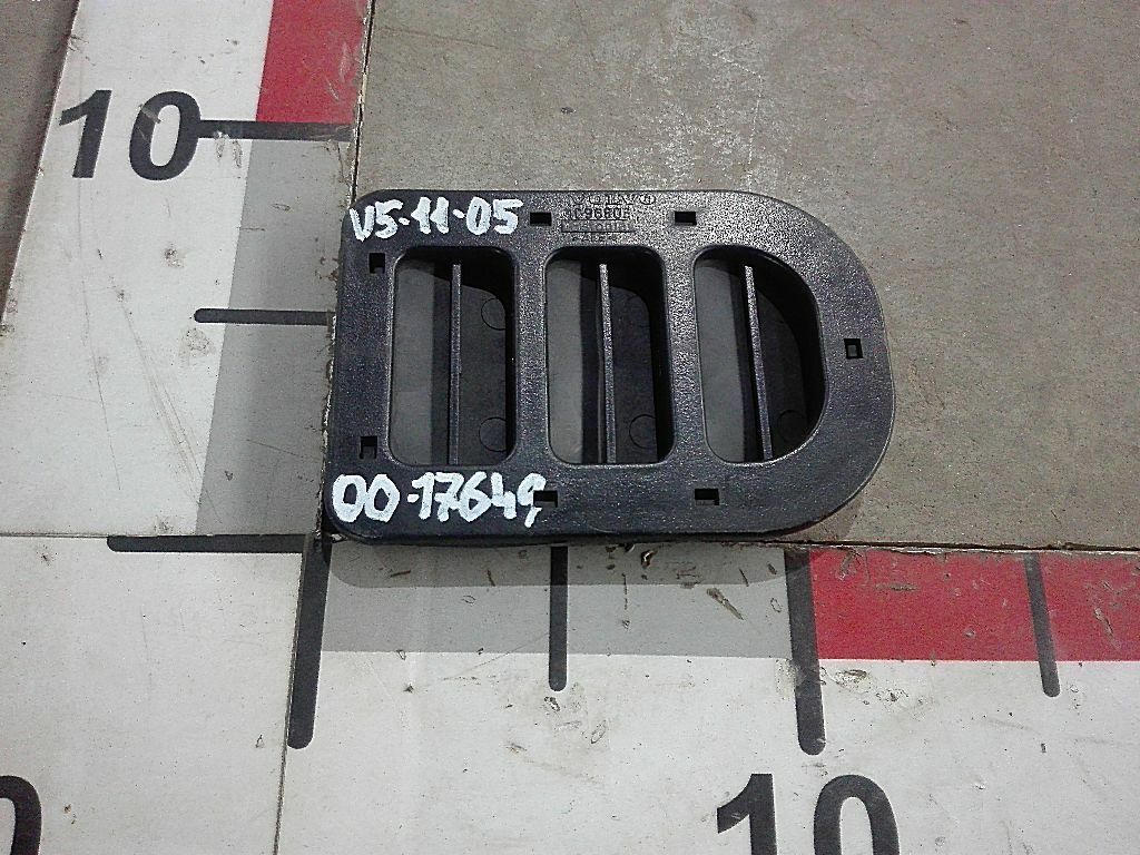 Дефлектор двери б/у