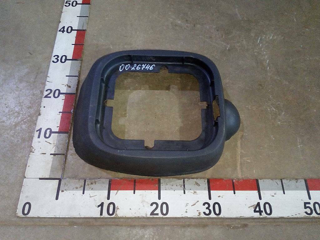 Накладка кожуха кулисы б/у