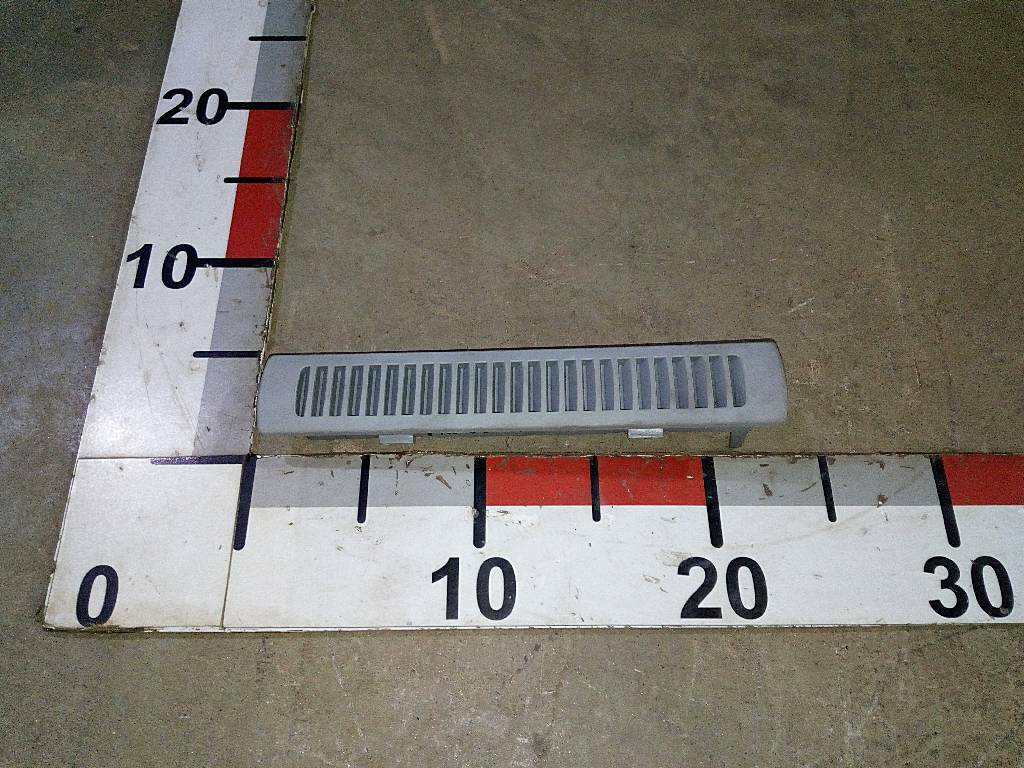 Решетка вентиляционная б/у