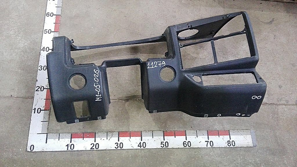 Накладка панели приборов левая б/у