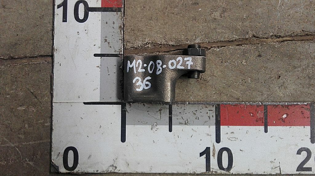 Кронштейн блока коромысел D2066 б/у