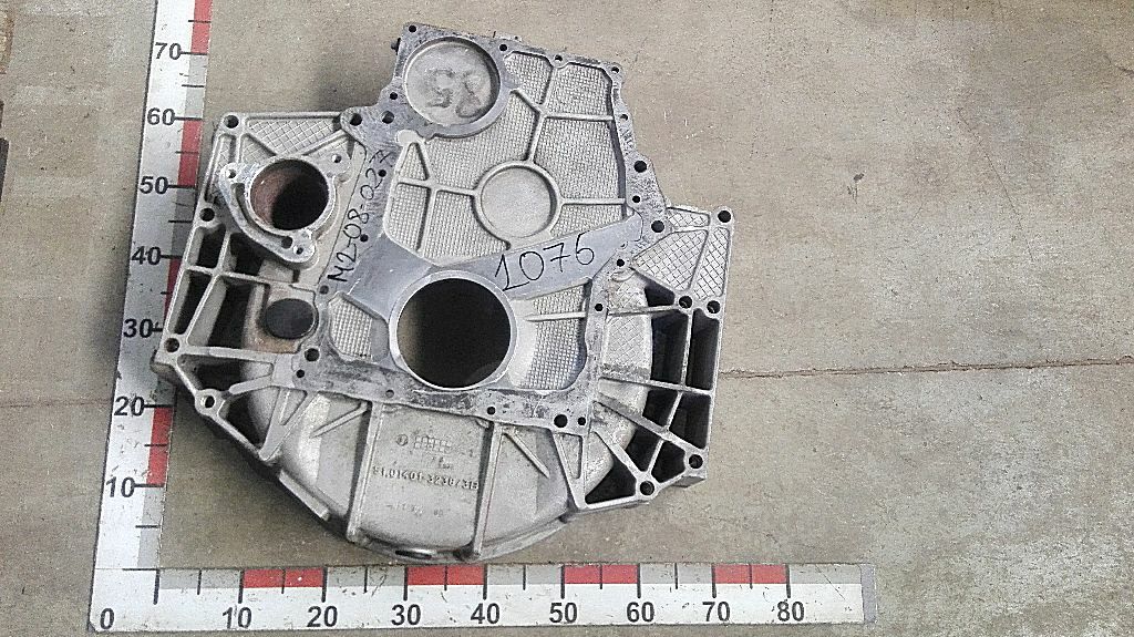 Кожух маховика D2066 б/у