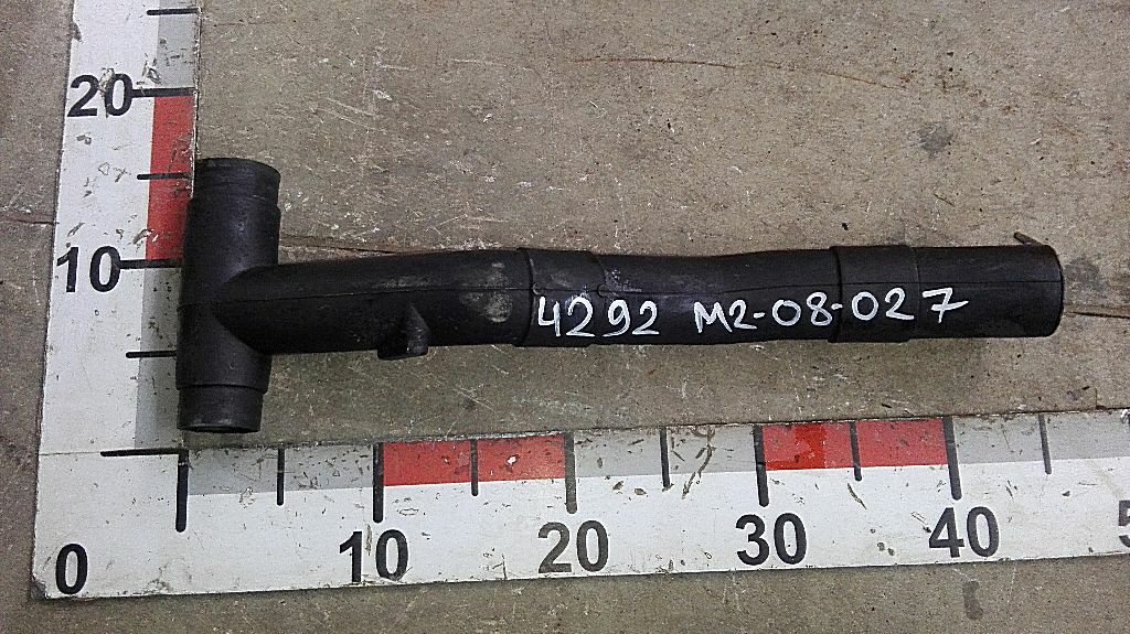 Патрубок воздушного компрессора D2066 б/у