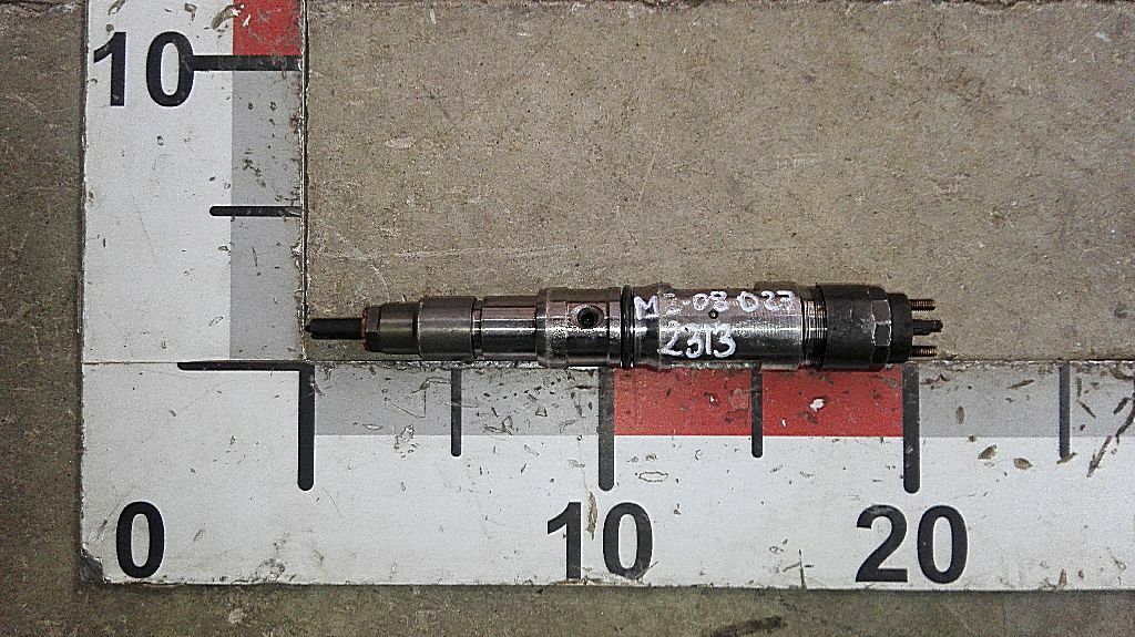 Форсунка топливная D2066 б/у