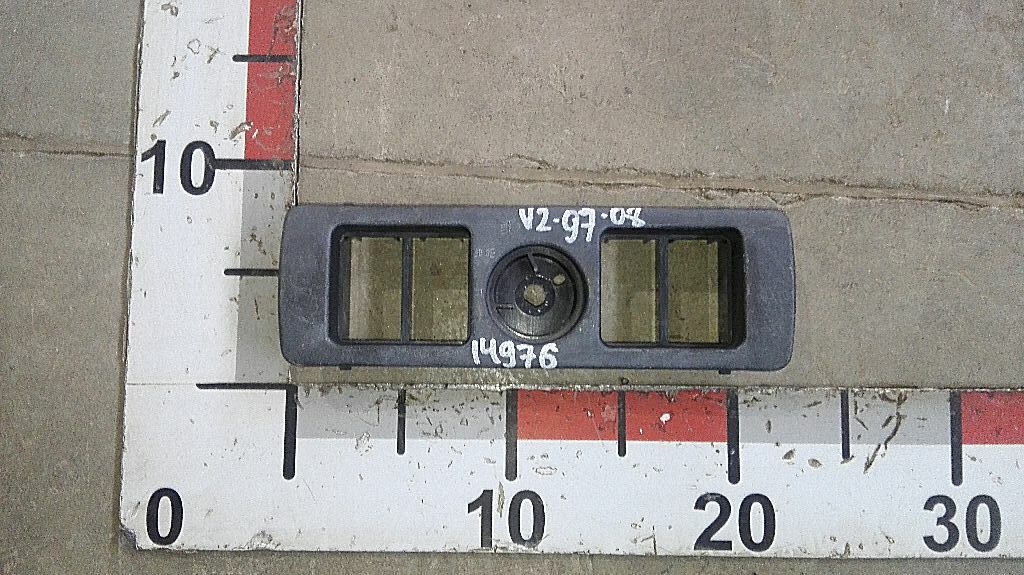 Рамка панели приборов б/у