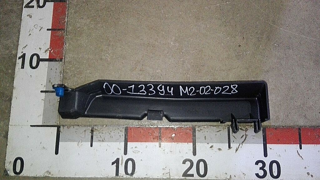 Накладка левой стойки лобового стекла б/у