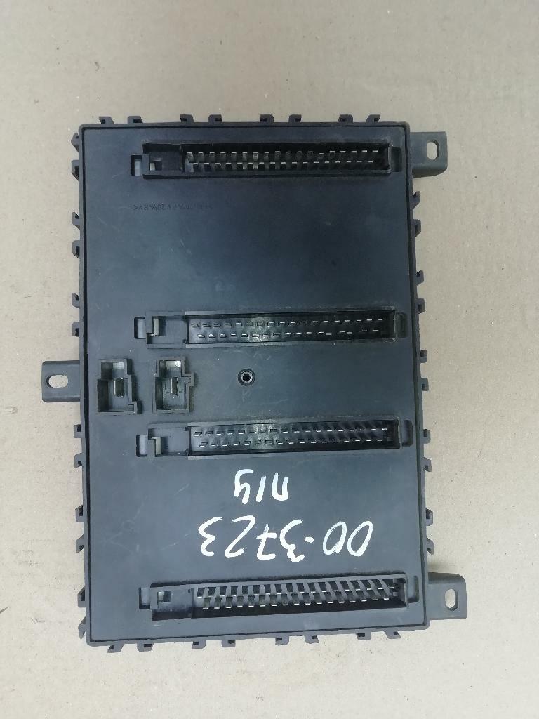 Блок предохранителей б/у