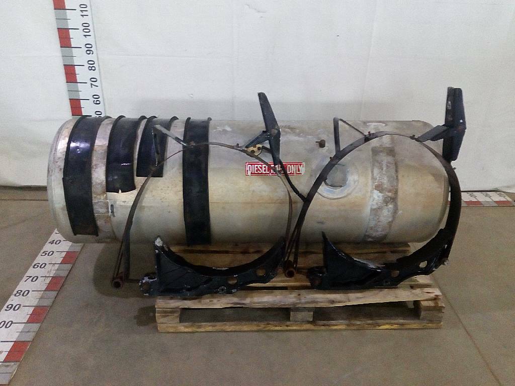Бак топливный правый 416 л. б/у