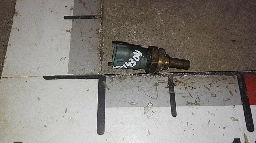 Датчик температуры антифриза DXI11 б/у